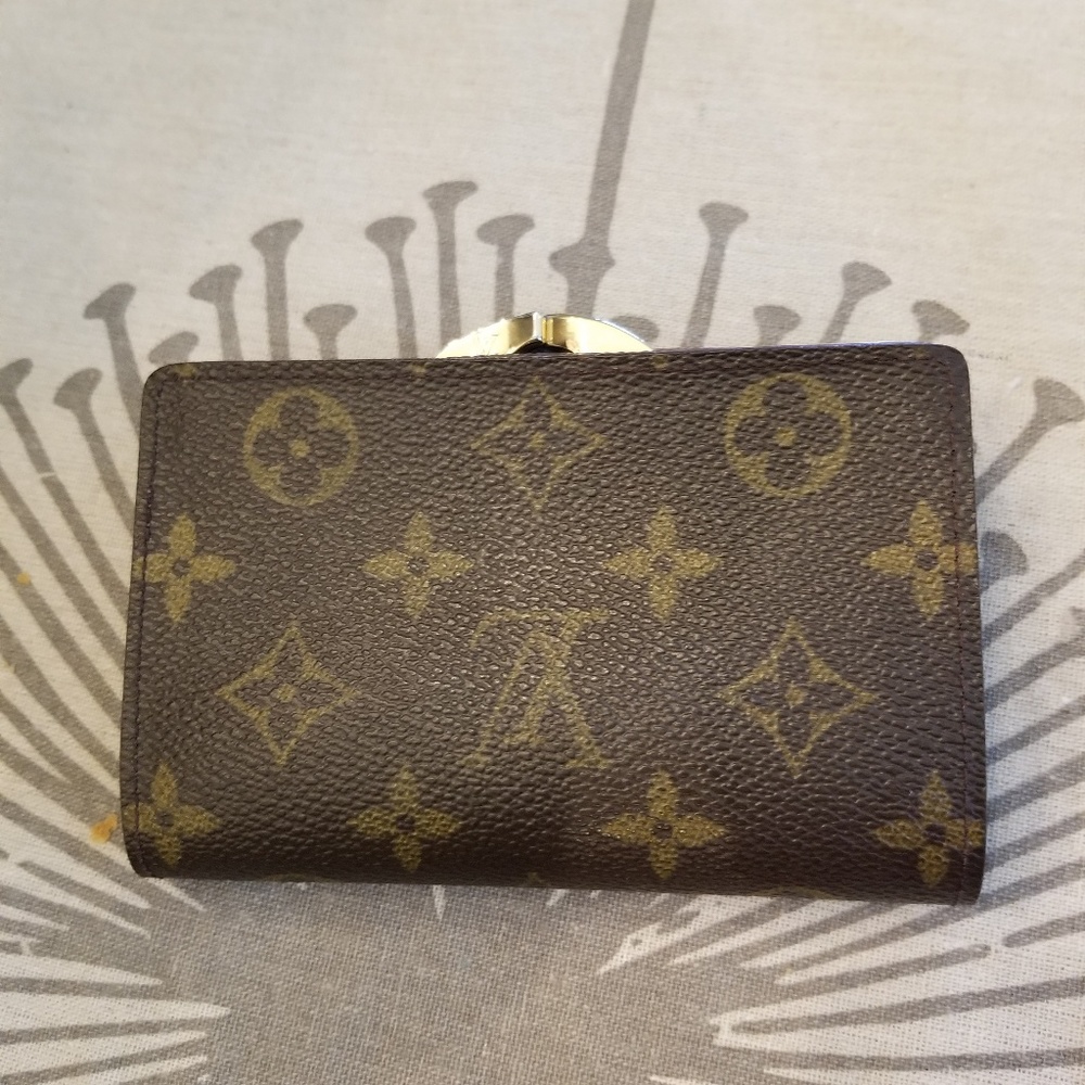 Authentic Louis vuitton kisslock wallet
